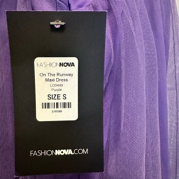 NWT On the Runway Maxi Dress purple size small - Picture 3 of 3
